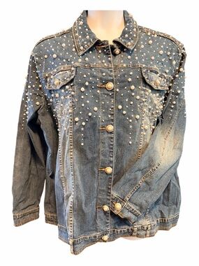 Pearl-Embellished Blue Denim Jacket - Fashionable Women's Jean Jacket